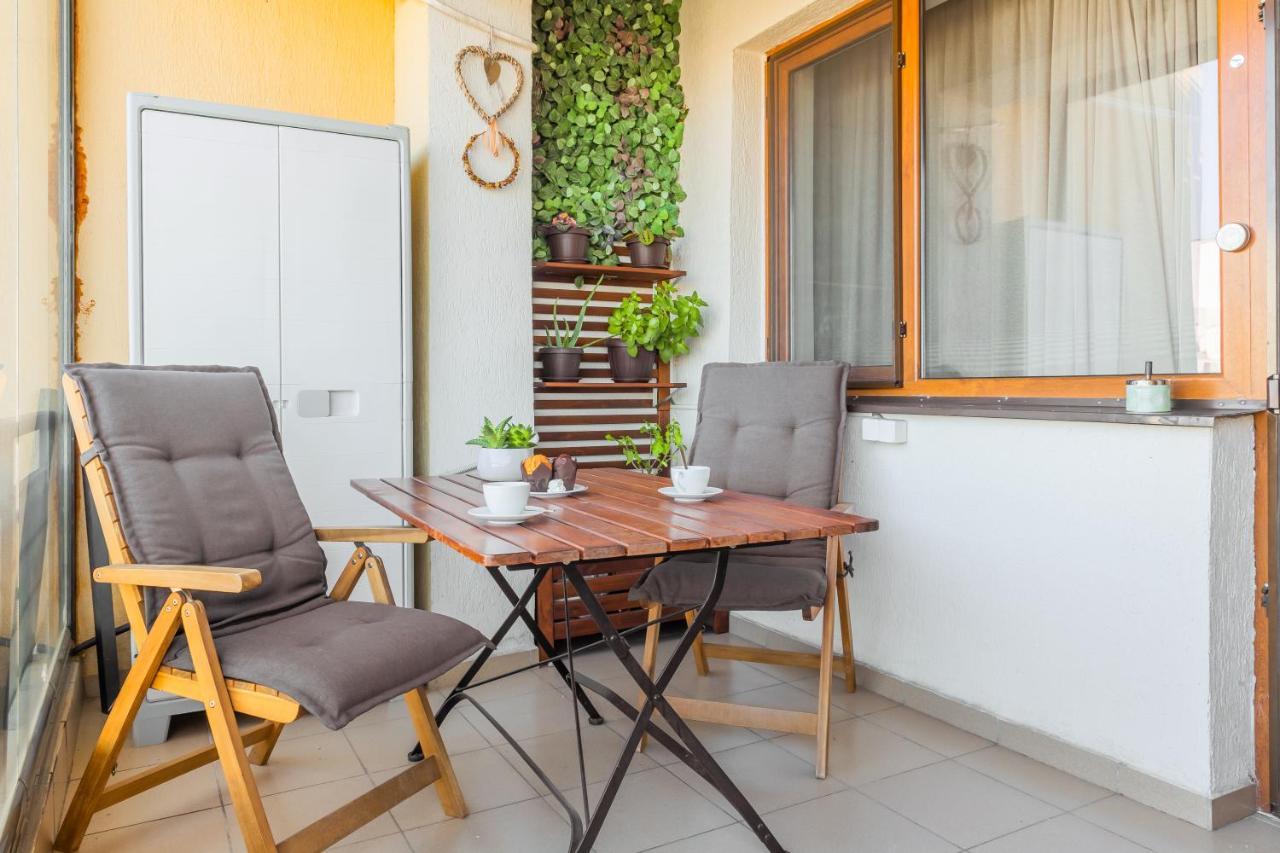 Lovely Apartment With City View ブカレスト エクステリア 写真