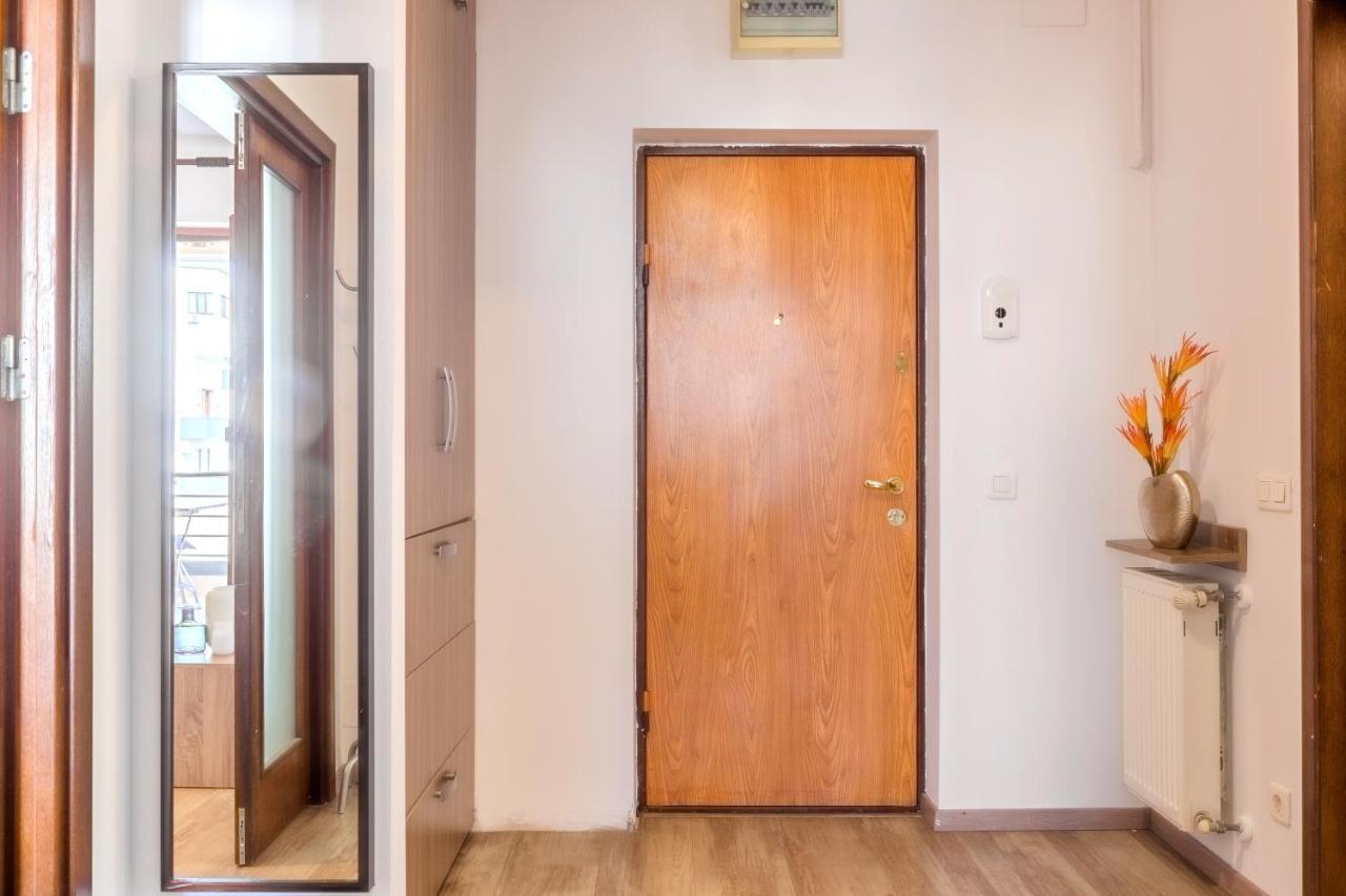 Lovely Apartment With City View ブカレスト エクステリア 写真